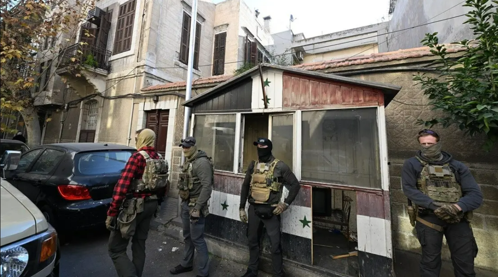 O bayrak, 12 yıl sonra ilk kez Şam’da dalgalandı