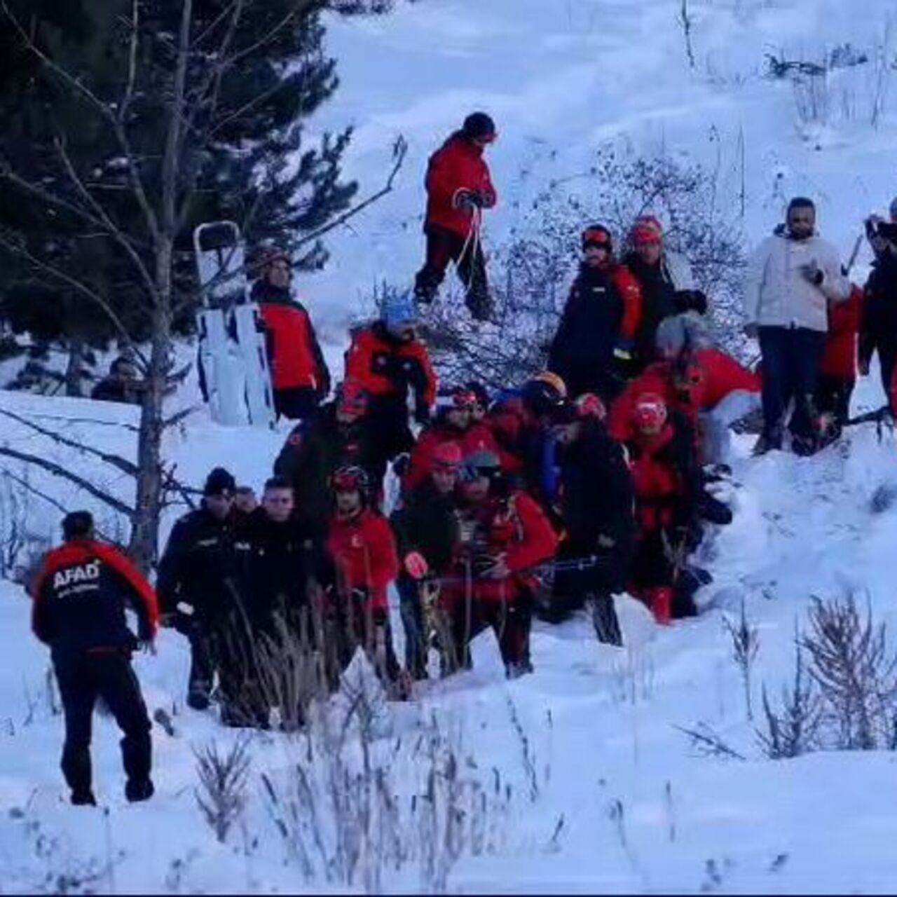 Palandöken’de çığ düştü! 1 sporcu hayatını kaybetti