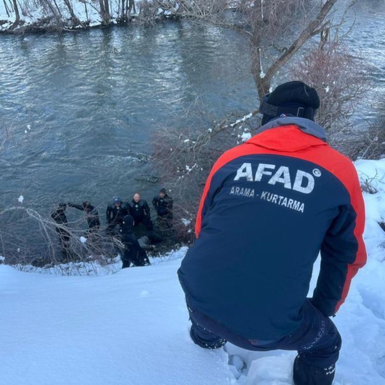 Sabit öğretmenin cansız benine ulaşıldı