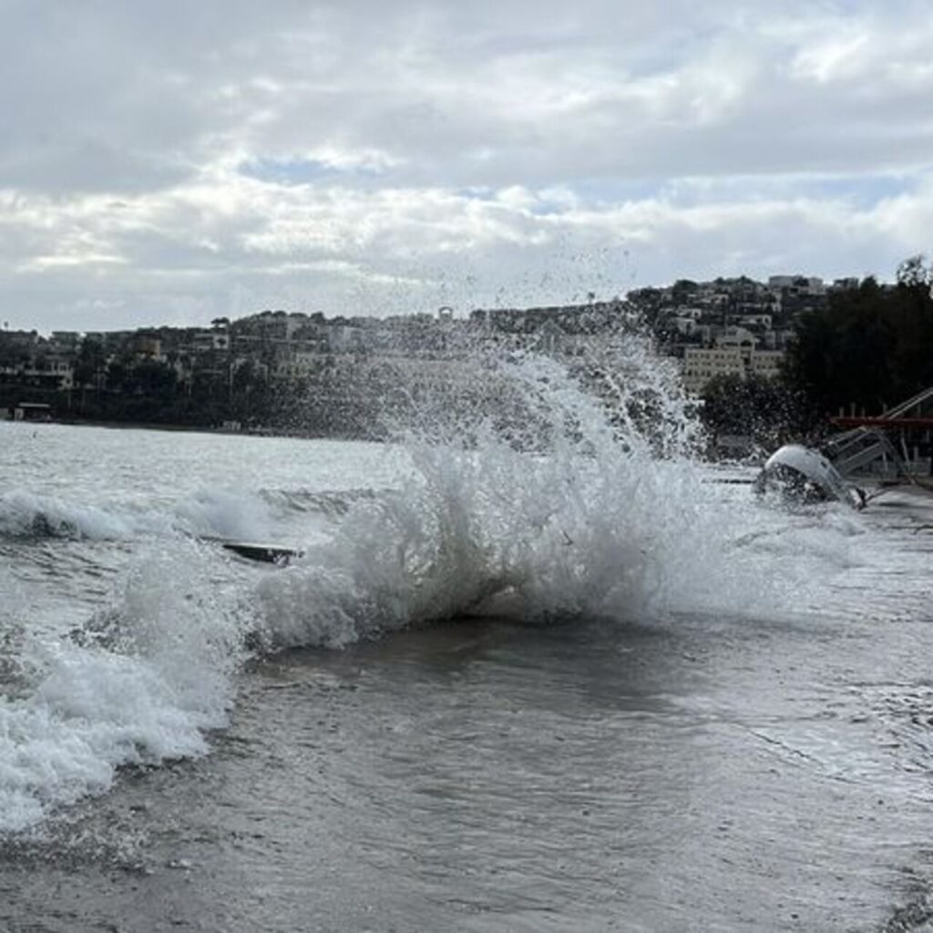 Sağanak ve fırtına Ege’yi vurdu!