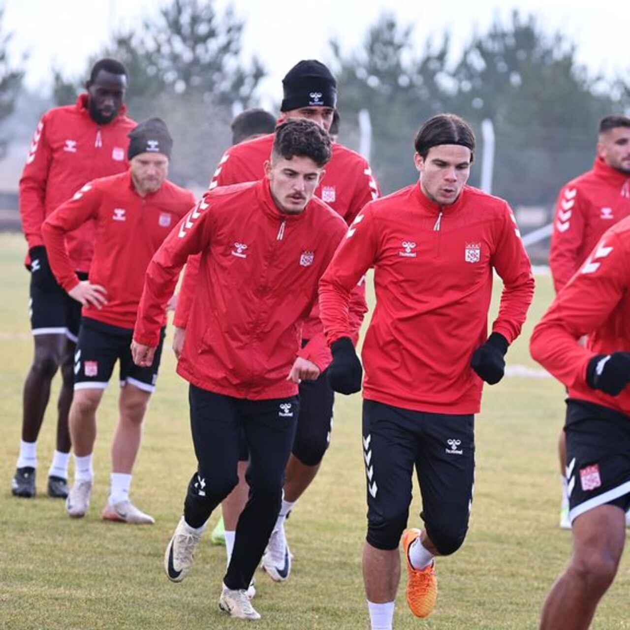 Sivasspor’da teknik direktörlüğe 2 aday!