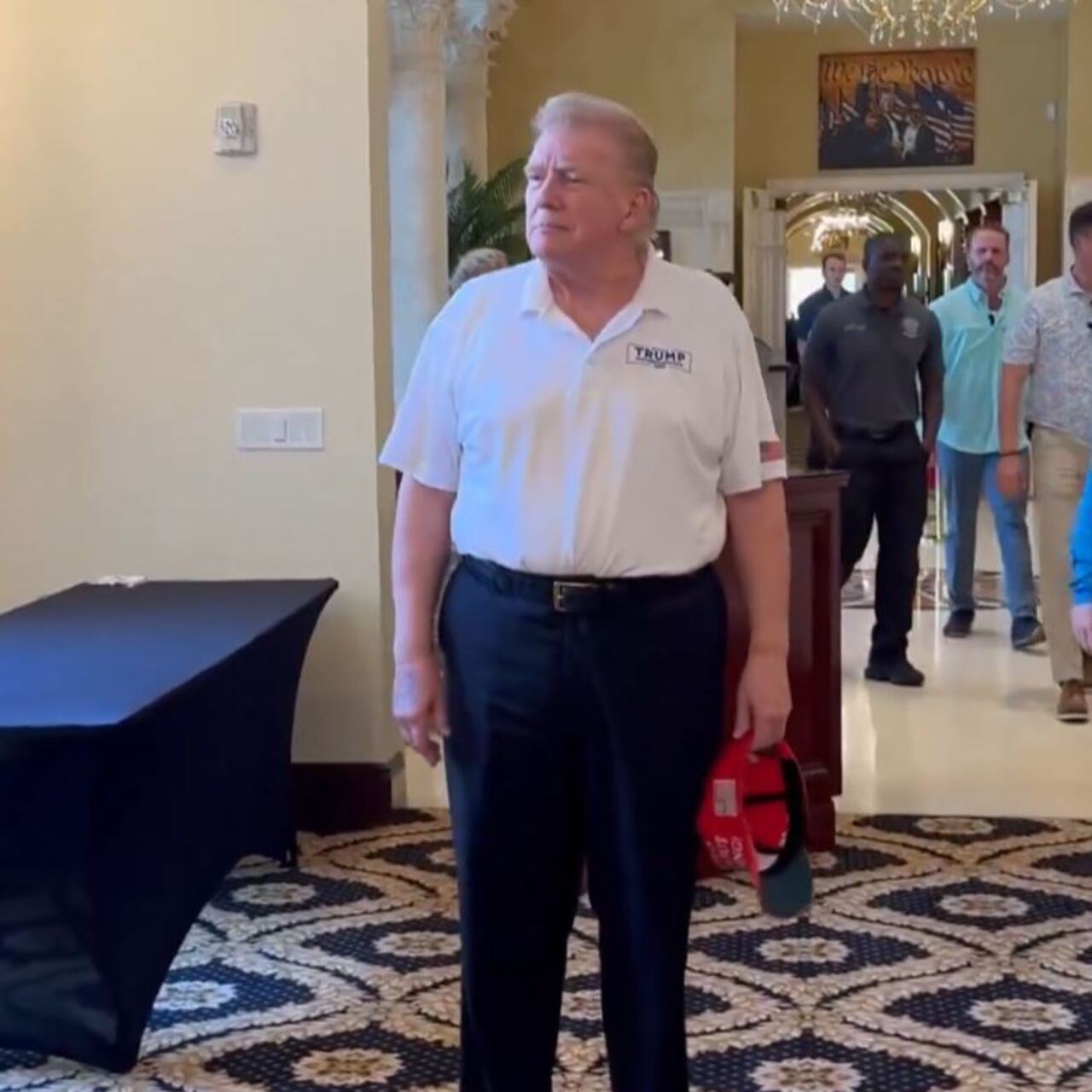 Trump’ın yeni saç stili dikkati çekti