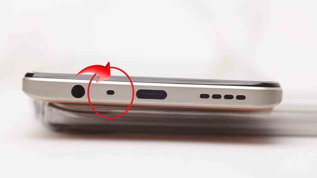 Tüm cep telefonlarında var ama kimse bu deliğin gerçek işlevini bilmiyor: Reset tuşu değil