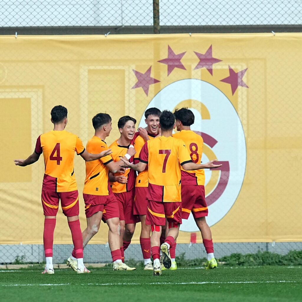 U17 derbisinde tarihi skor!