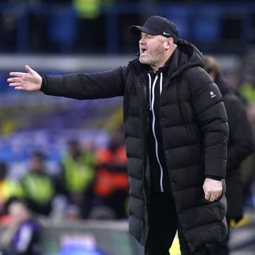 Wayne Rooney yine tutunamadı!