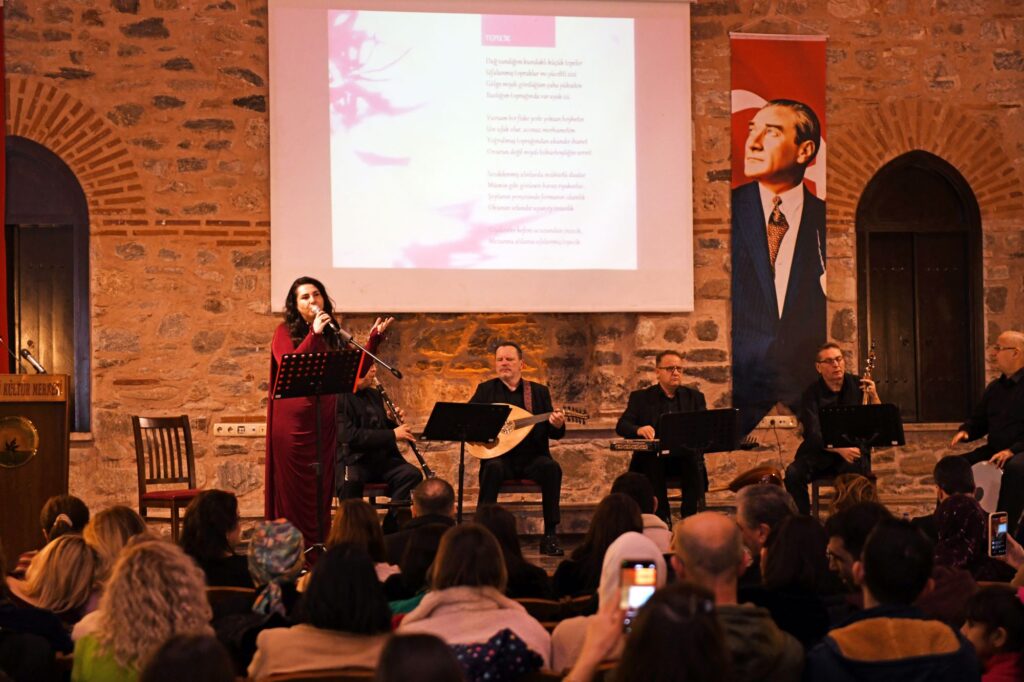 Yazdığı En Özel Şiirlerini Osmangazi’de Okudu