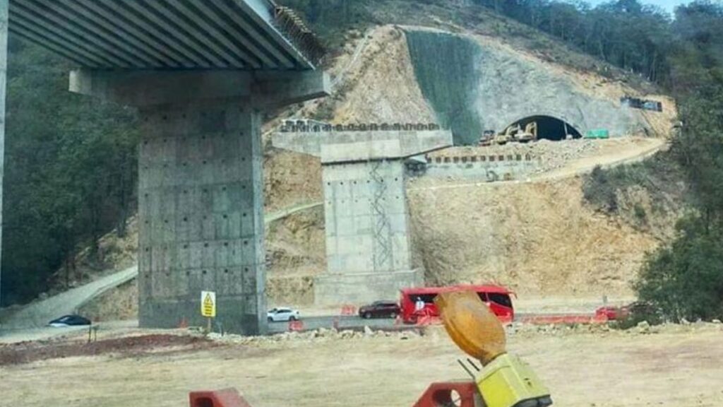 Yol yapımında 14 bin yıllık piramit bulundu!