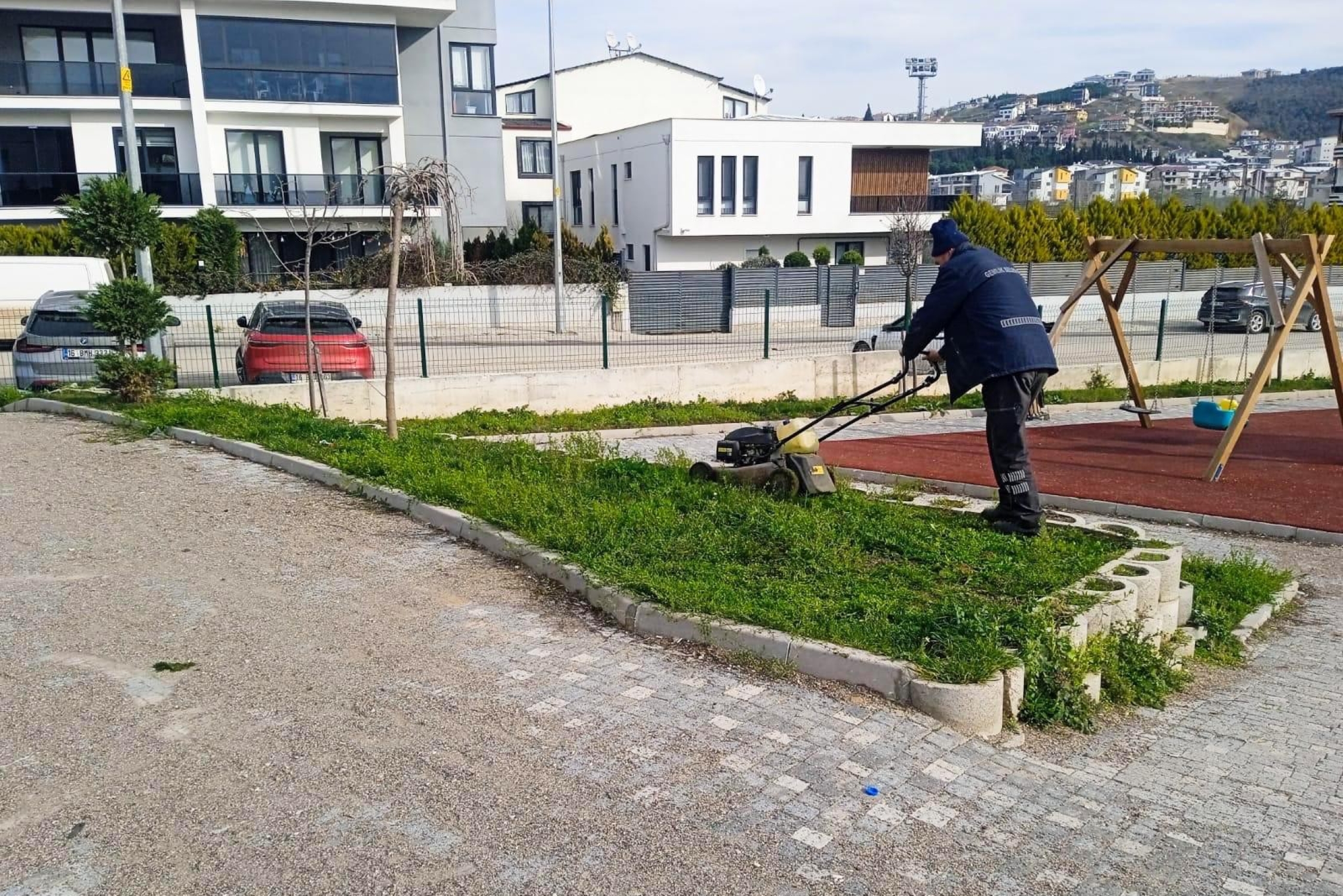 Gemlik’te Çevre Düzenleme Çalışmaları Devam Ediyor