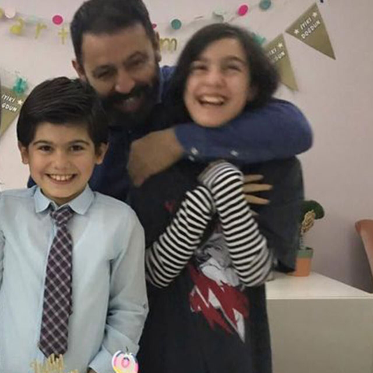 9. katta kalıyorlardı… Baba ve 2 çocuğu 4. kata kadar gelebildi!