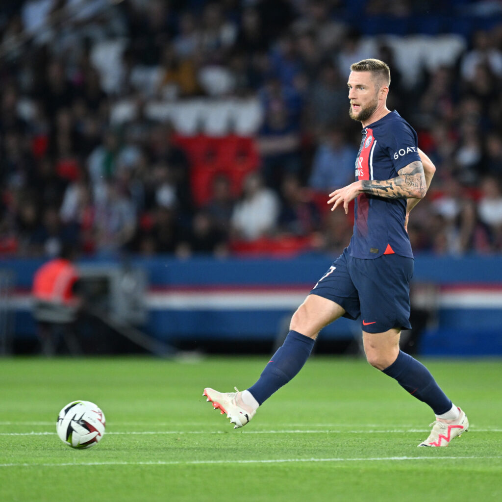 Aslan, Skriniar avında!