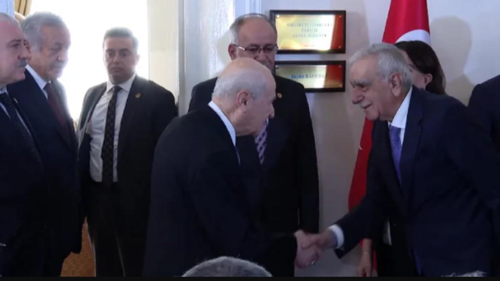 Bahçeli, DEM Parti heyetini kapıda karşıladı