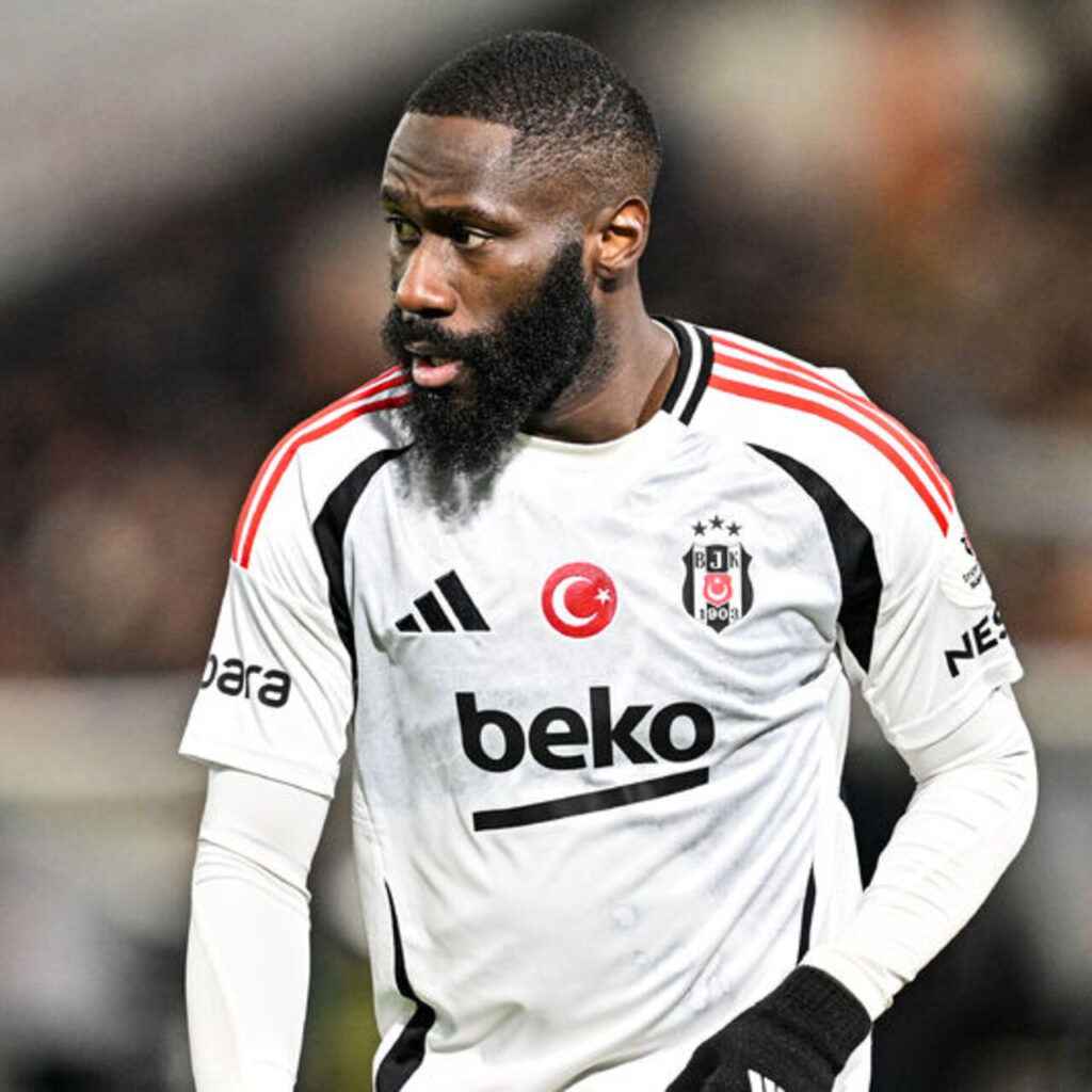 Beşiktaş’ta ilk ayrılık gerçekleşiyor!