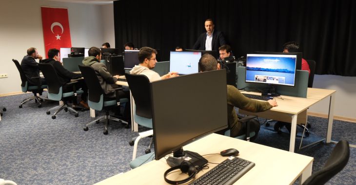 Bursa’da Dijital Gençlik Merkezi açıldı