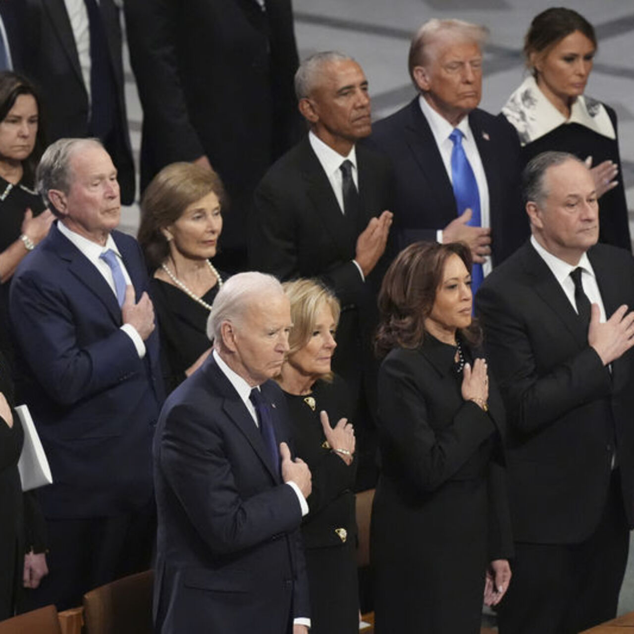 Carter’ın cenaze töreninde Harris’ten soğuk rüzgarlar