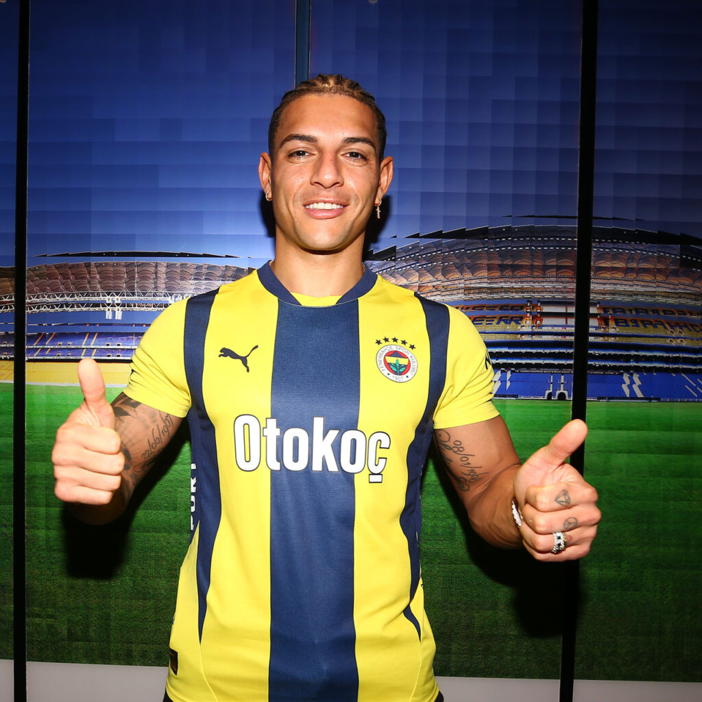 Fenerbahçe transferi açıkladı!