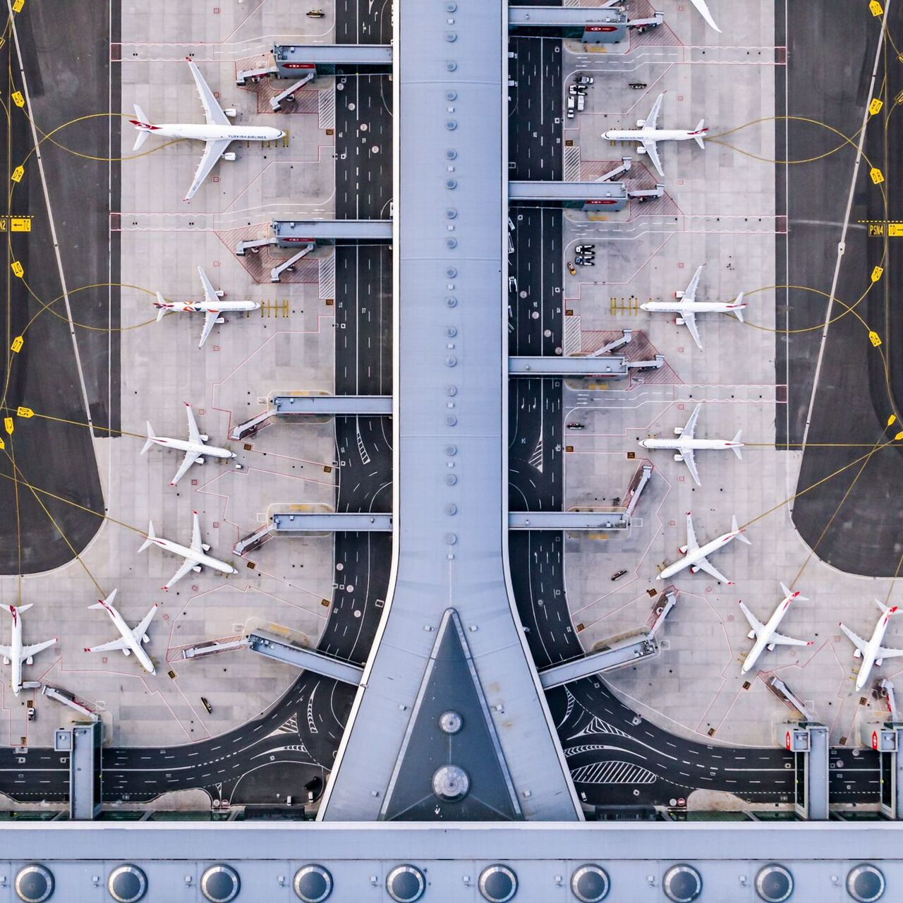 Havalimanlarını 230 milyon yolcu kullandı