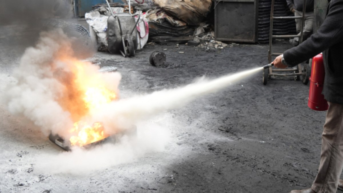 Kartalkaya’daki facia sonrası, yangın tüplerinin fiyatı ikiye katlandı