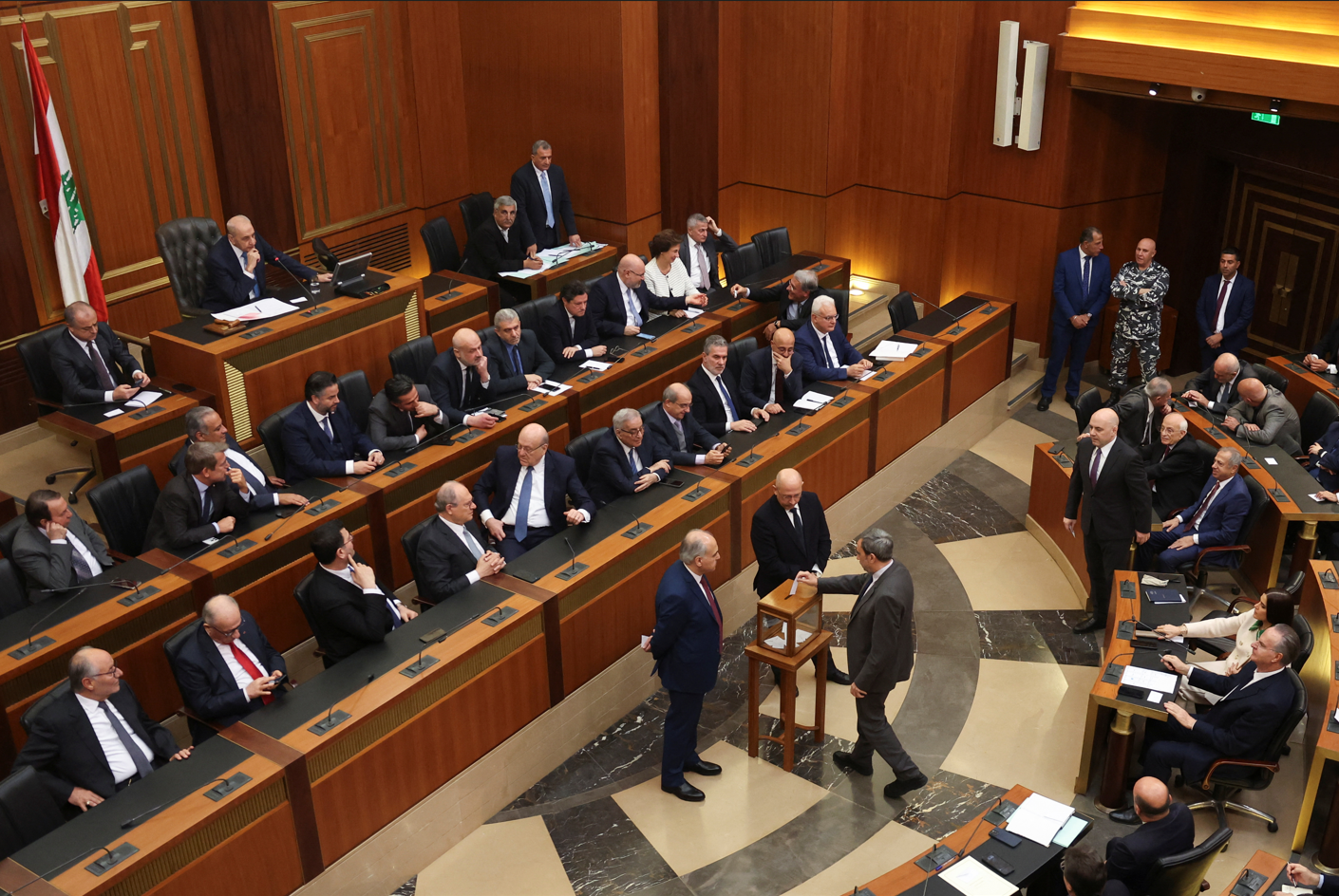 Lübnan bir kere daha Cumhurbaşkanı’nı seçemedi