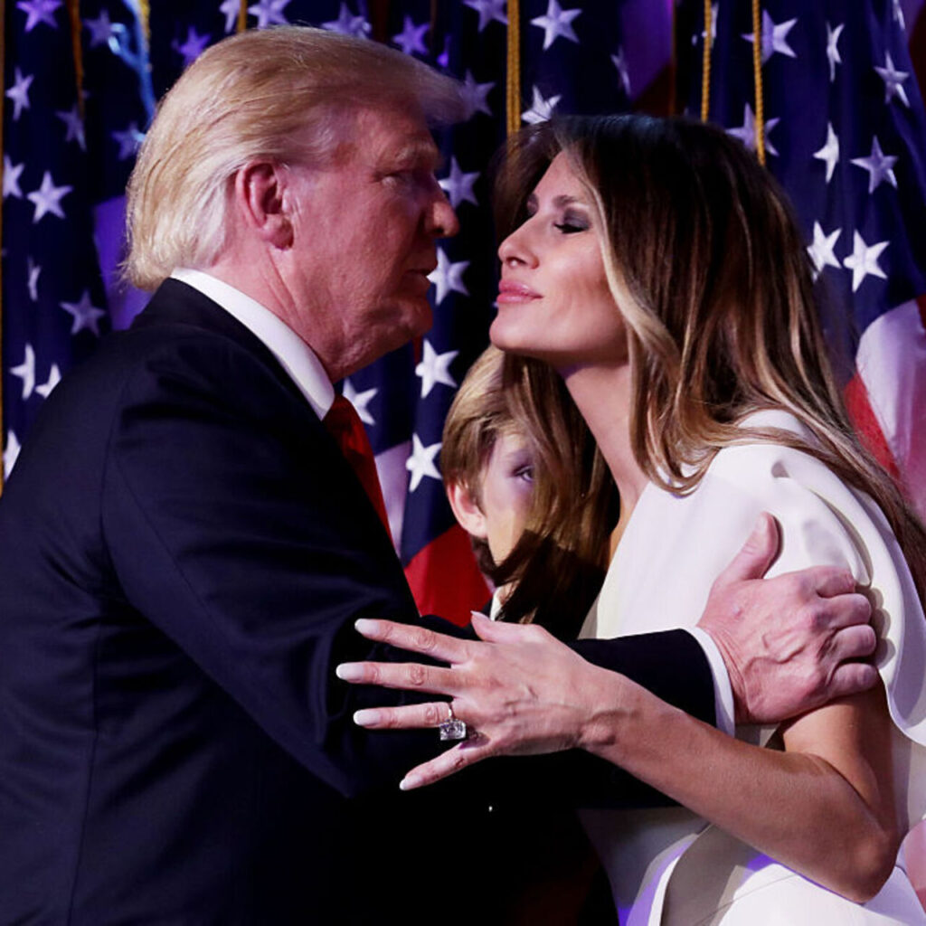 Melania, Trump’ın gölgesinde kaldı