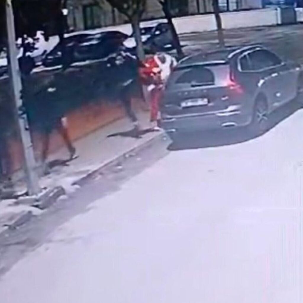 ‘Noel baba’ cinayet işledi! O an kamerada!