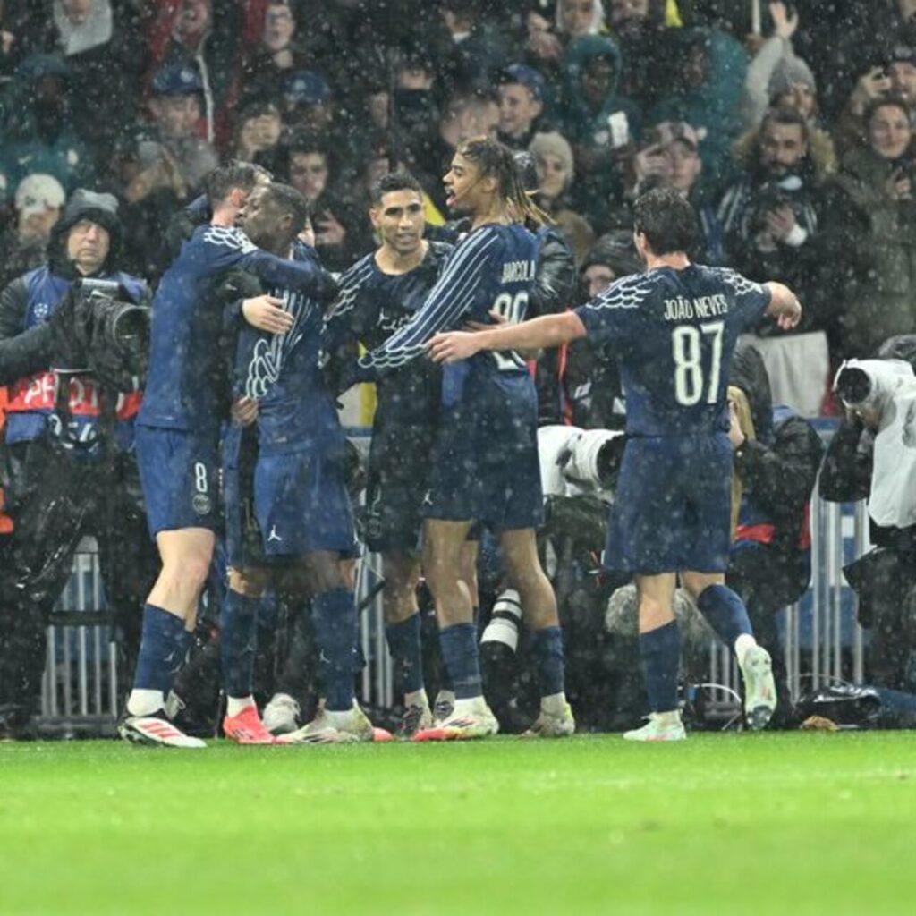 PSG evinde Manchester City’i dağıttı!