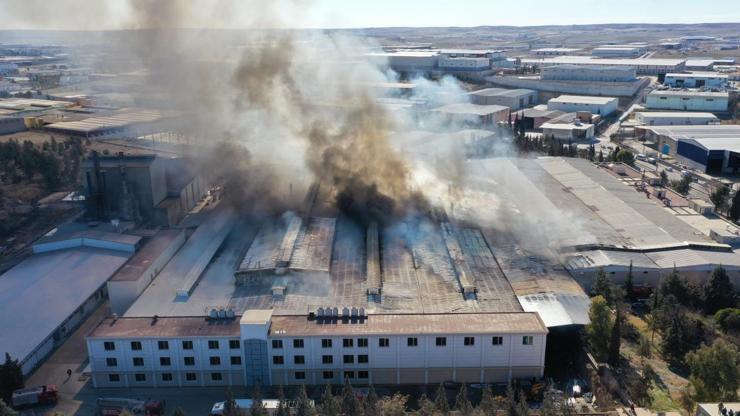 Şanlıurfa’daki fabrika yangını kontrol altına alındı