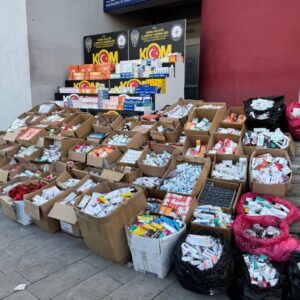 Tam 145 bin 520 kutu ilaç! Baba ile oğlu birbirini suçladı!