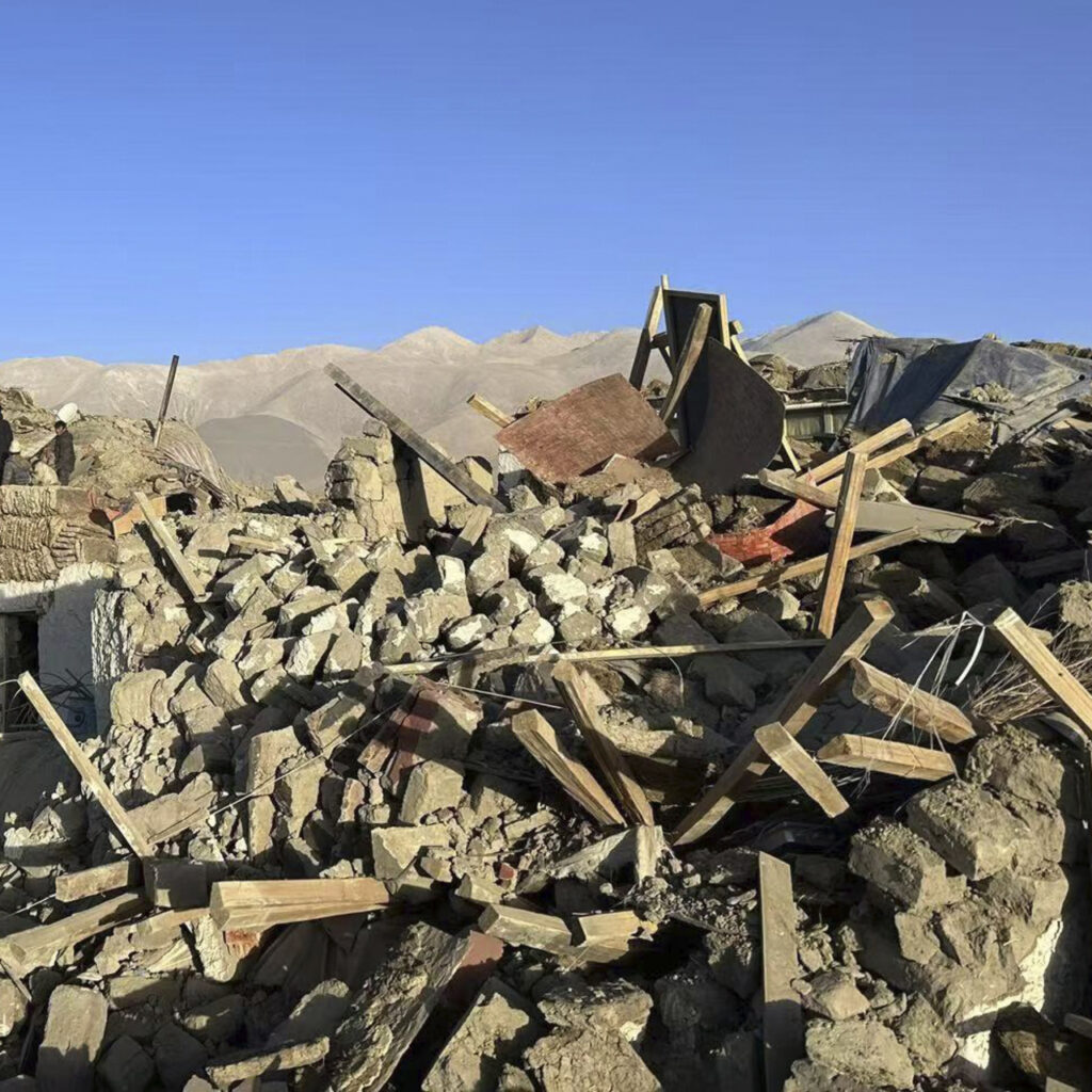 Tibet’te 6,8 büyüklüğünde deprem!