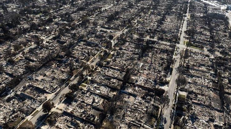 Trump, orman yangınlarının yaşandığı Los Angeles için ‘bombayla vurulmuş gibi’ yorumu
