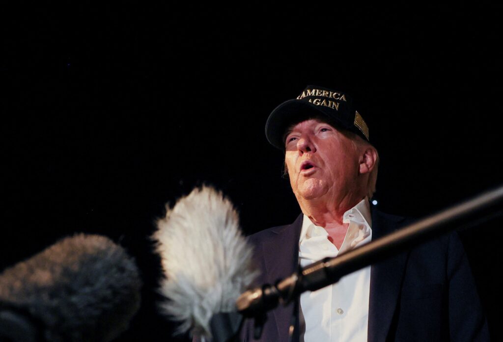 Trump, yolsuzluk soruşturmalarıyla sorumlu 12 müfettişi görevden aldı