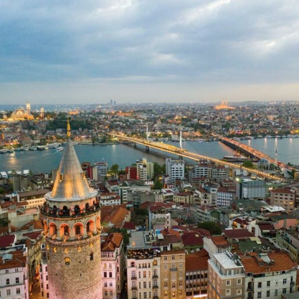 Turizm gelirinde yüzde 8,3 artışla Cumhuriyet rekoru kırıldı