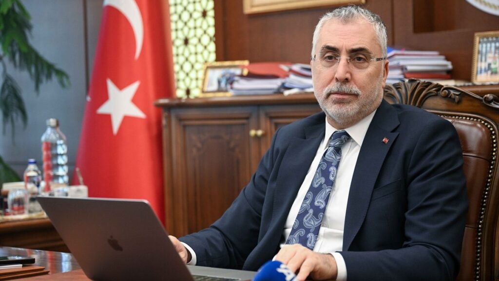 Vedat Işıkhan: Türkiye’de 76 bin 656 anlık açık iş ilanı başvuruya açıldı