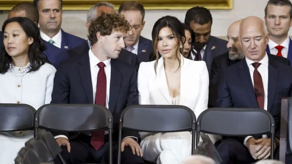 Zuckerberg’in gözü yanlış yerlere kaydı! Yemin törenine o anlar damga vurdu