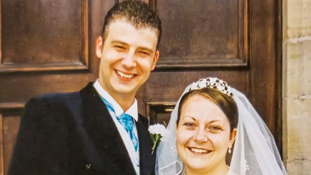 27 yıl önce rastgele numaraya attığı mesajla aşkı buldu