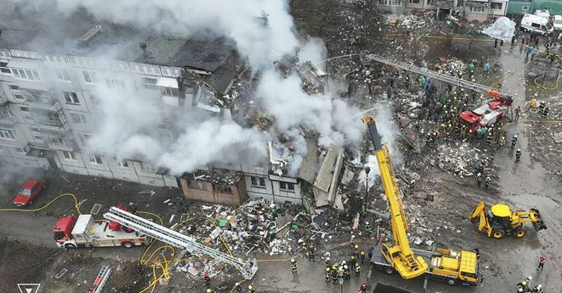 90’dan fazla sivil enkaz altında: Yatılı okulu kim vurdu?