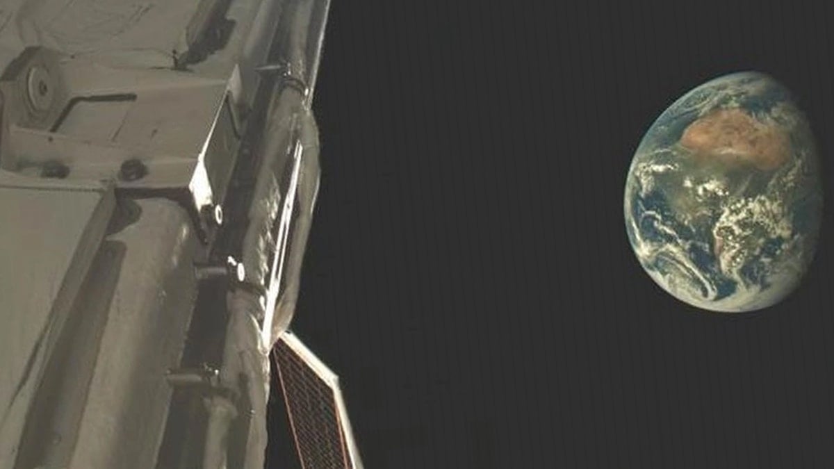 ABD gizli uçağıyla çektiği ilk fotoğrafı paylaştı