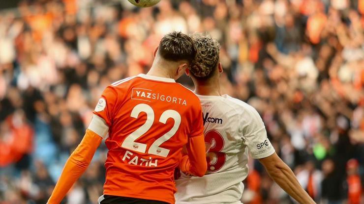 Adanaspor’un golü iptal edildi! Hakeme çarpan top…