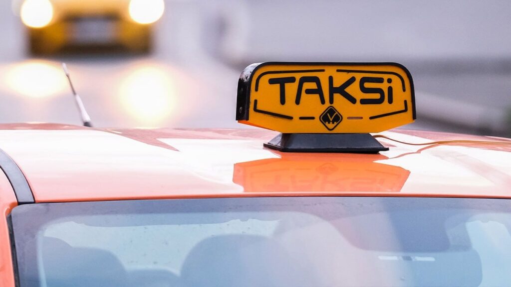 Almanya’da taksi çağırınca Ankara’daki telefonlar çalmaya başlıyor