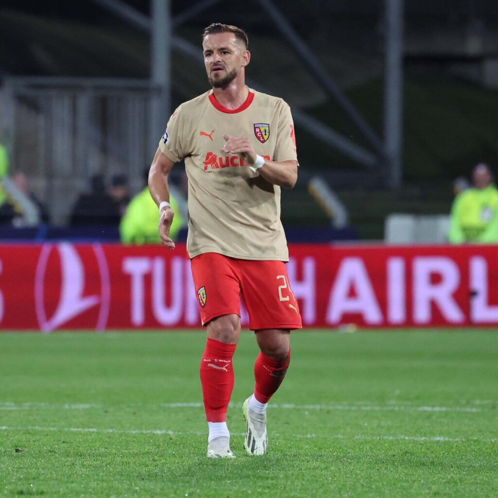 Beşiktaş’a stoper iddiası!