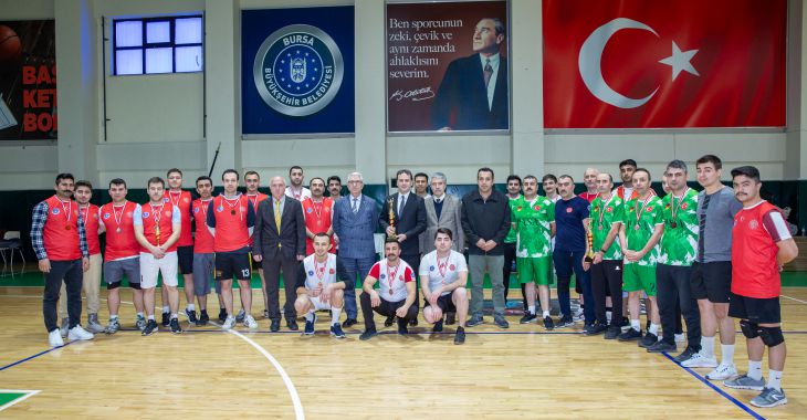 Bursa Büyükşehir İtfaiyesi’nin turnuvasında kardeşlik kazandı