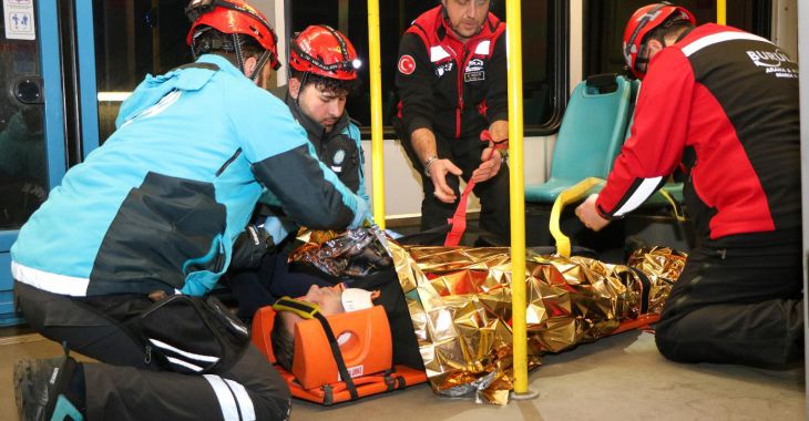 Büyükşehir’den BursaRay hattında yangın tatbikatı