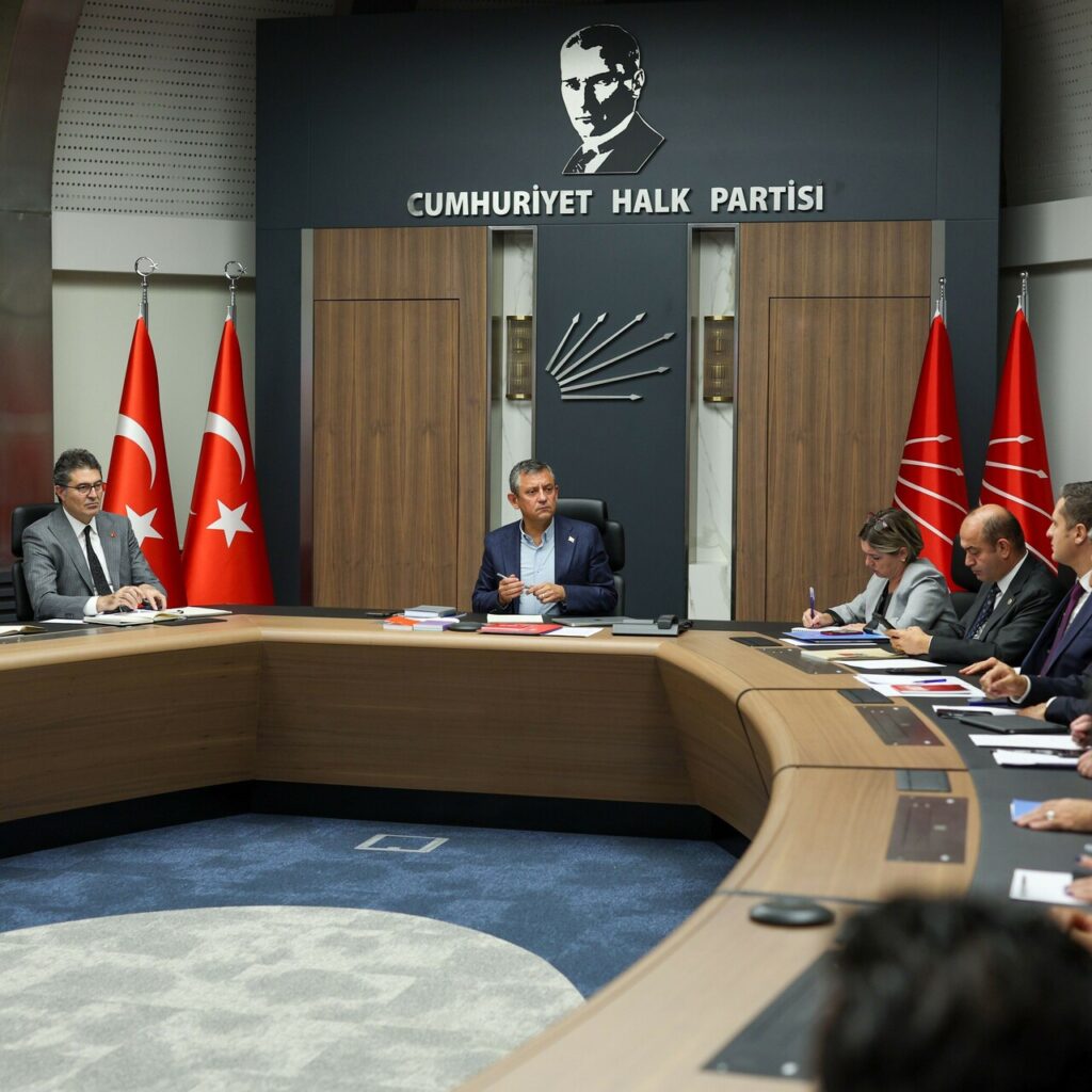 CHP, MYK’de olağanüstü toplantı