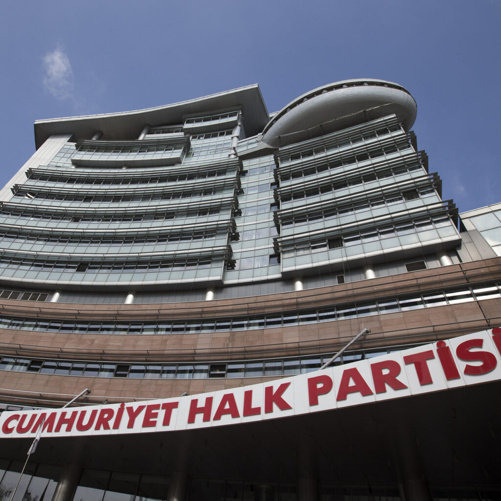 CHP’deki adaylık tartışmasında peş peş açıklamalar