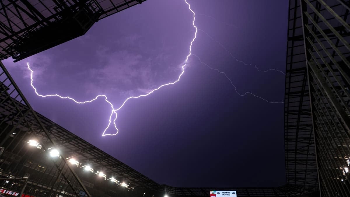 Dört futbolcu maç sırasında hayatını kaybetti