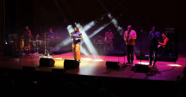 Dünyaca ünlü Nubiyan Twist, Bursa’da sahne aldı