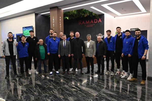 Karacabey’in Efeleri’ne şampiyonluk yolunda moral yemeği!