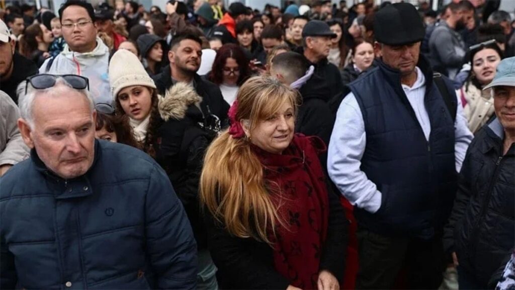 Komşu alarmda: OHAL ilan edildi