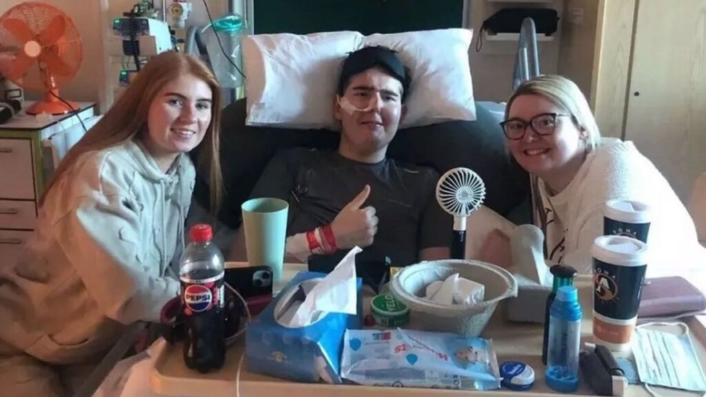 Kulak enfeksiyonu deyip gönderdiler: Şimdi yürüyemiyor ve yutkunamıyor