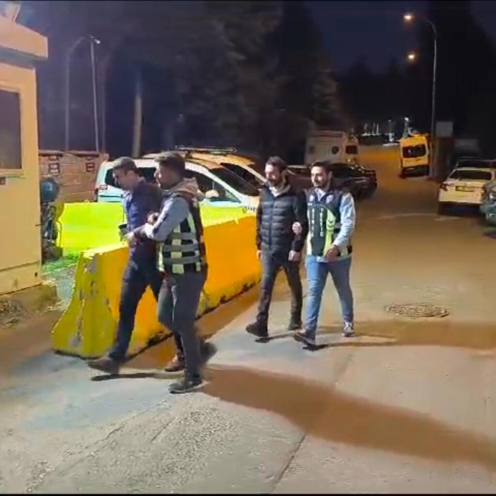 Minibüsler yarıştı, hamile yolcu fenalaştı!