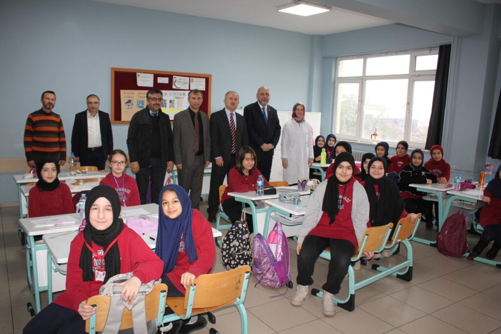 Orhangazi’de Kaymakam ve Belediye Başkanı Öğrencilerle Buluştu